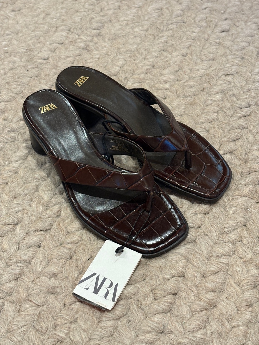 Brown Zara flip flop heel